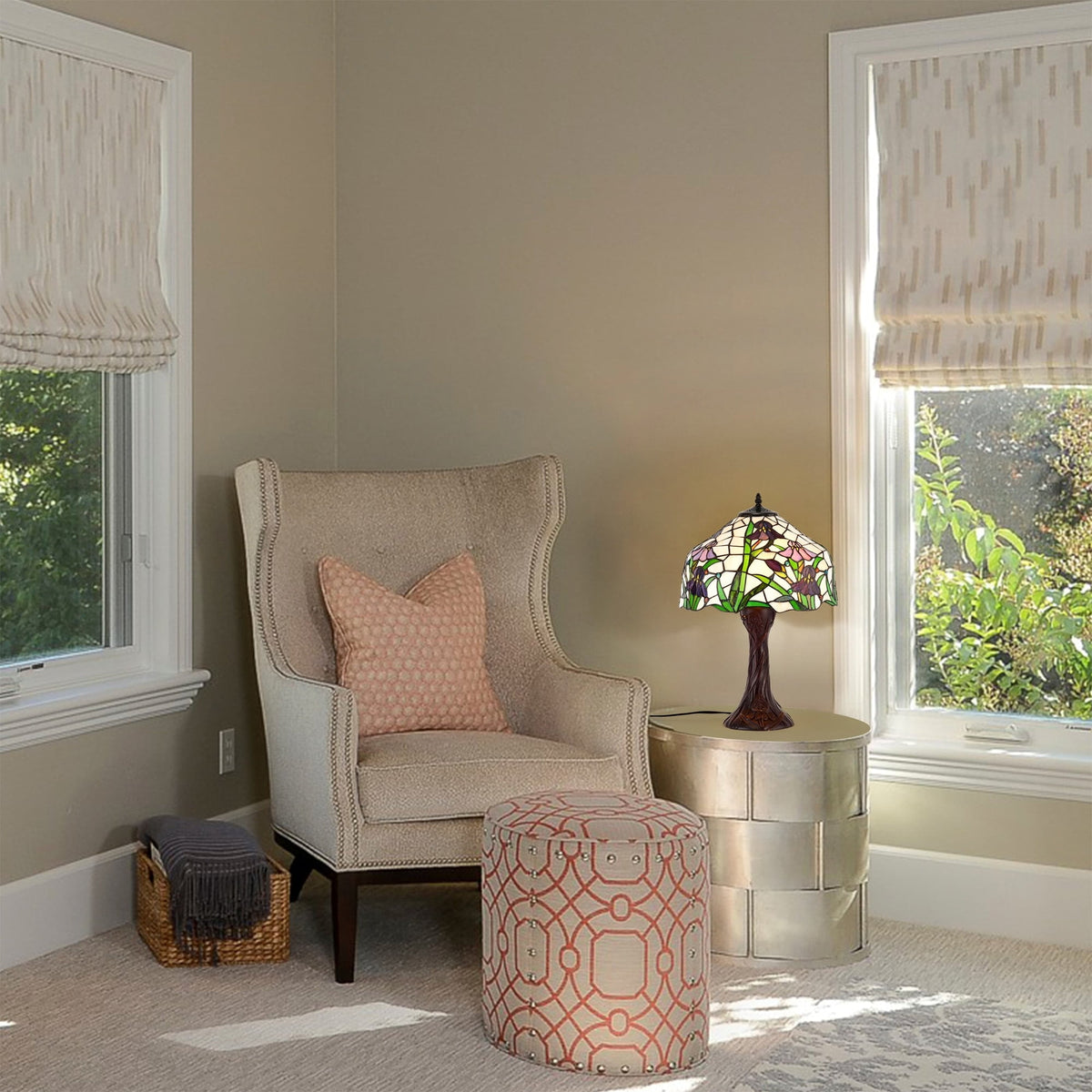 Tiffany-style Iris Table Lamp