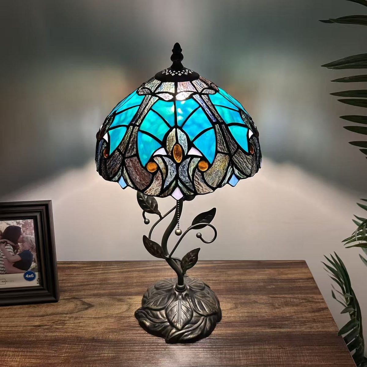 Tiffany Table Lamp Green Brown Stained Glass Iron Metal Leaves Bronze Base Included LED Bulb Liaison Lamp for Living Room Bedroom Bedside 20'H*10"W