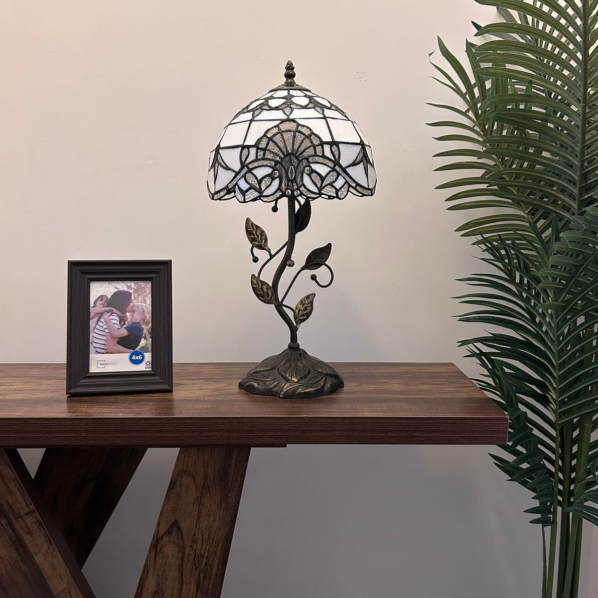 Tiffany Table Lamp White Stained Glass Baroque Style Lavender Included LED Bulb for Living Room Bedroom Bedside 10"W*10"D*20"H
