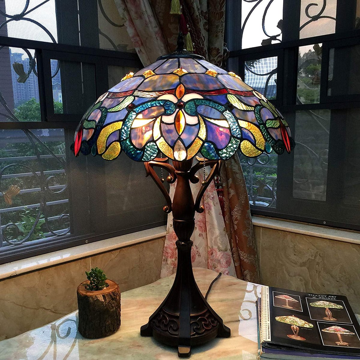 18 Inch Victorian Design Tiffany Style Glass Table Lamp, Multicolor