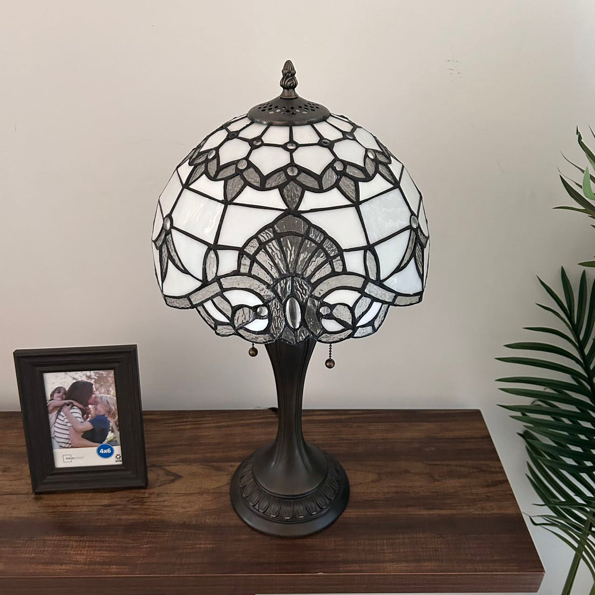 Tiffany Table Lamp White Stained Glass Baroque Style LED Bulbs Included Bedroom Living Room 12"W*12"D*22"H